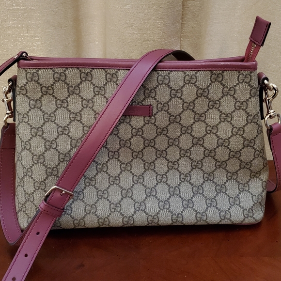 Gucci Handbags - Gucci GG Supreme 2way Tote with Strap